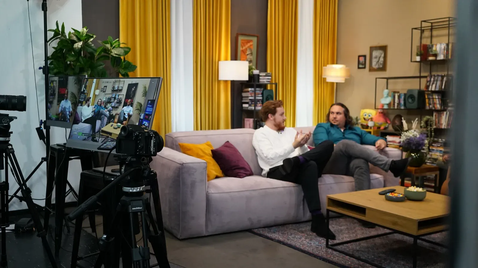 Blick hinter die Kamera auf das Sky-Talk-Set.